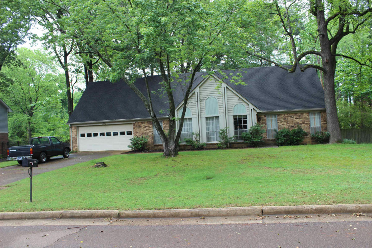 1514 HOLLY HILL DR, GERMANTOWN, TN 38138, photo 1 of 24